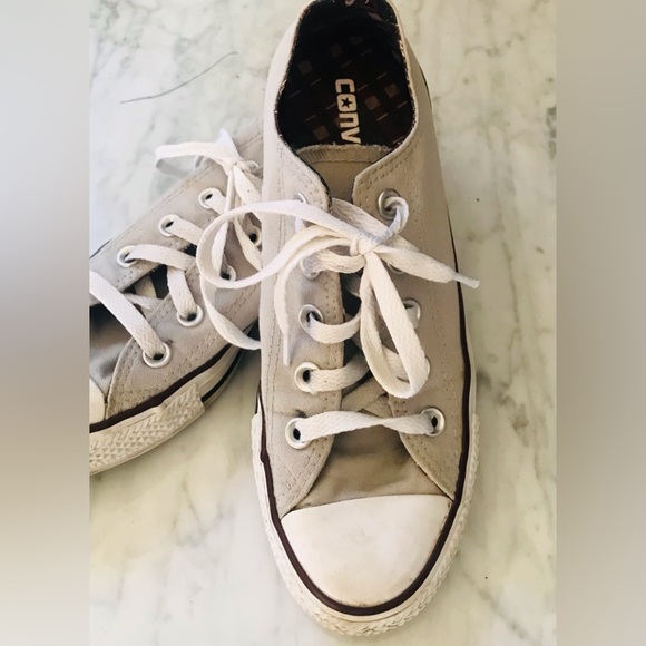 Converse All Star Ladies Size Six - Picture 3 of 7